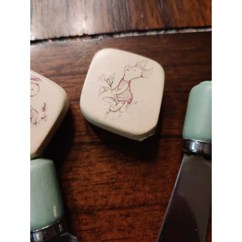 Vintage Set of 4 Spreaders Cheese Butter WINNIE THE POOH Disneyland At Home Read